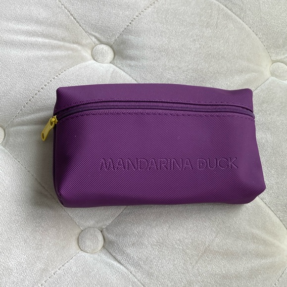 Mandarina Duck Travel size make up case, purple, NEW, stocking stuffer - Picture 2 of 5